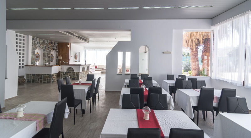 Paradiso Resort Agia Marina  エクステリア 写真