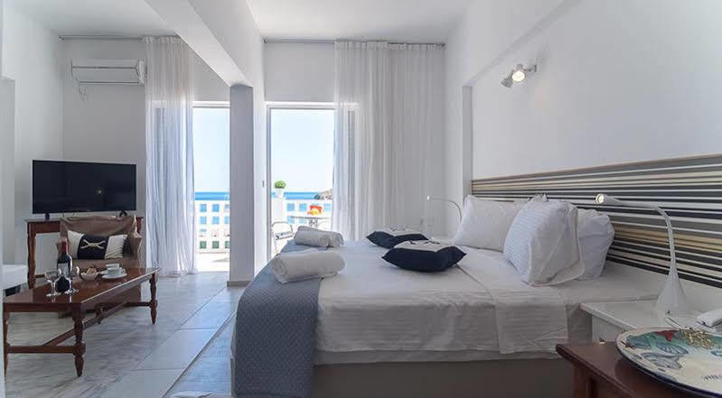 Paradiso Resort Agia Marina  エクステリア 写真